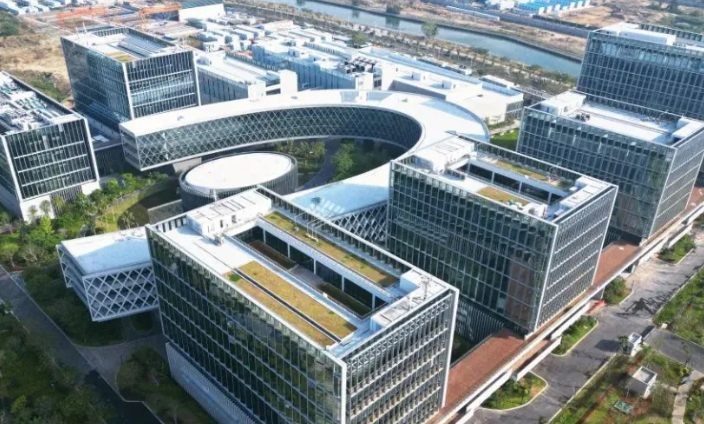 钢制文件柜与板式文件柜性能对比及适用办公场景分析
